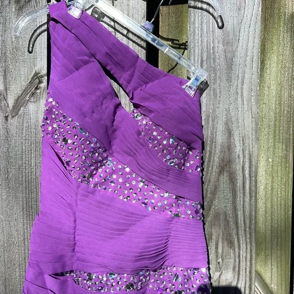 Judy Bridal one shoulder purple gown - Picture 5 of 14